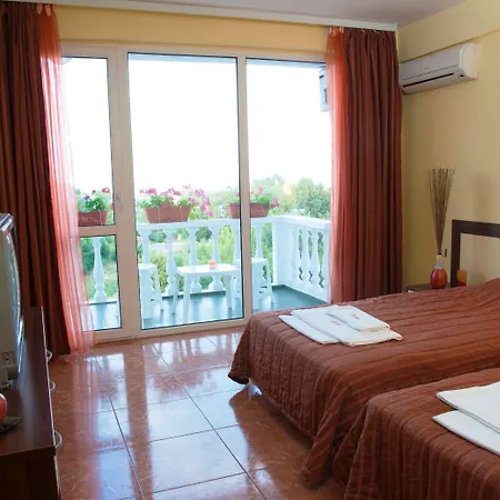Hotel Zaara 3*
