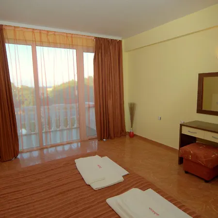Zaara Hotel