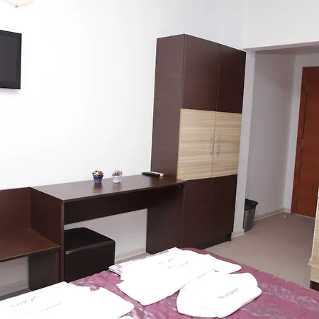 Hotel Zaara 3*