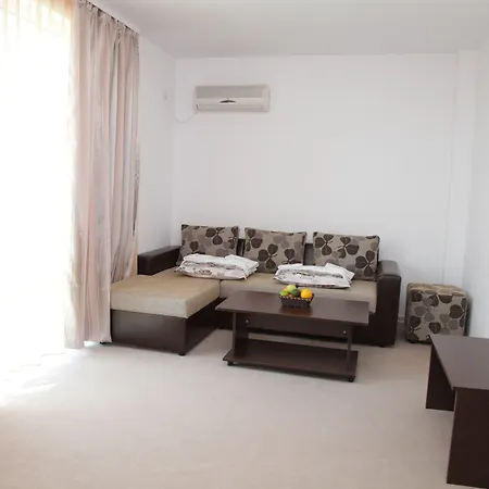 Zaara Hotel