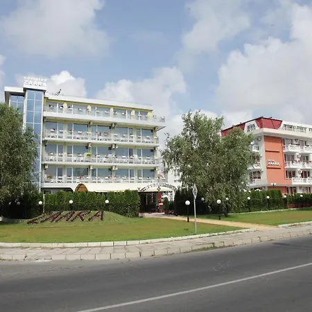 Zaara Slantchev Briag